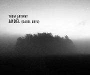 Thom Artway vzdává písní Anděl poctu Karlu Krylovi i 30. výročí sametové revoluce.