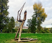 Praying Wood  - Krištof Kintera 21. 10. 2025 – 12. 4. 2026 Ostrov Štvanice