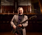 Hudební legenda v čase bilancí a nových začátků. ČT uvede dokument Michal Pavlíček: Rocker verze 7.0 