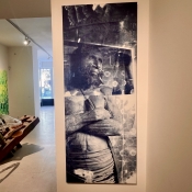 BARBORA ŠLAPETOVÁ, NÁČELNÍK CHAM LUKU/ZABÍT/ SÍTOTISK NA PLÁTNĚ